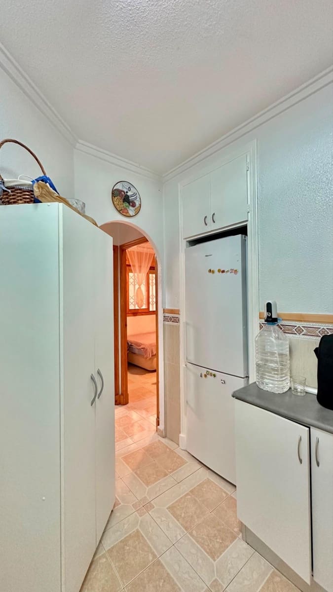 2 soveværelse Lejlighed til salg i Torrevieja med swimmingpool - € 135.000 (Ref: 9884850)