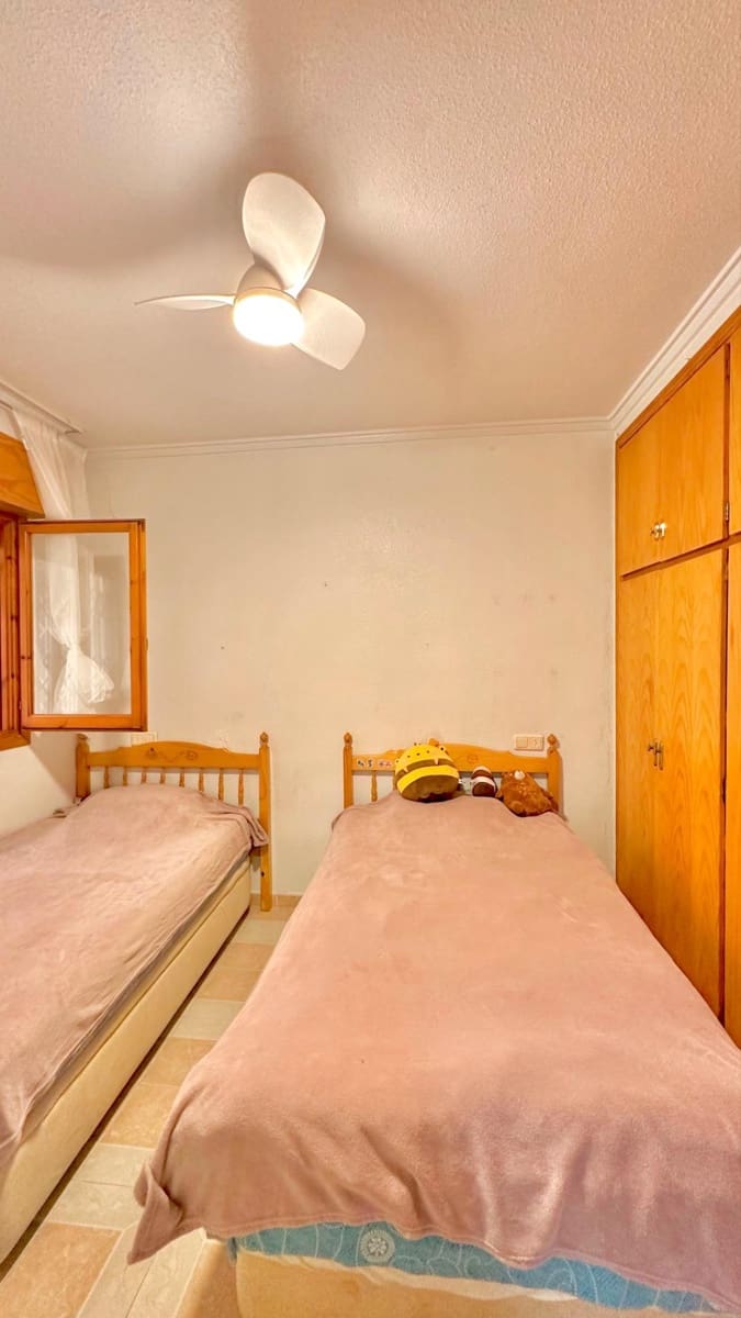 2 soveværelse Lejlighed til salg i Torrevieja med swimmingpool - € 135.000 (Ref: 9884850)