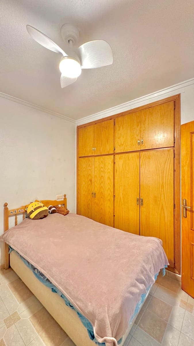 2 soveværelse Lejlighed til salg i Torrevieja med swimmingpool - € 135.000 (Ref: 9884850)
