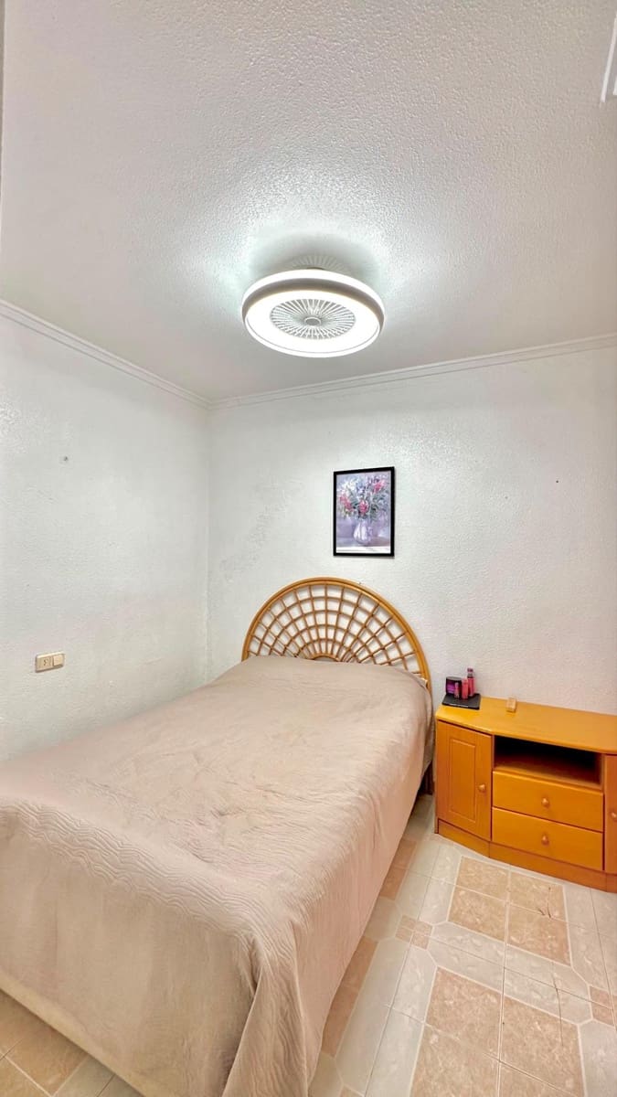 2 soveværelse Lejlighed til salg i Torrevieja med swimmingpool - € 135.000 (Ref: 9884850)