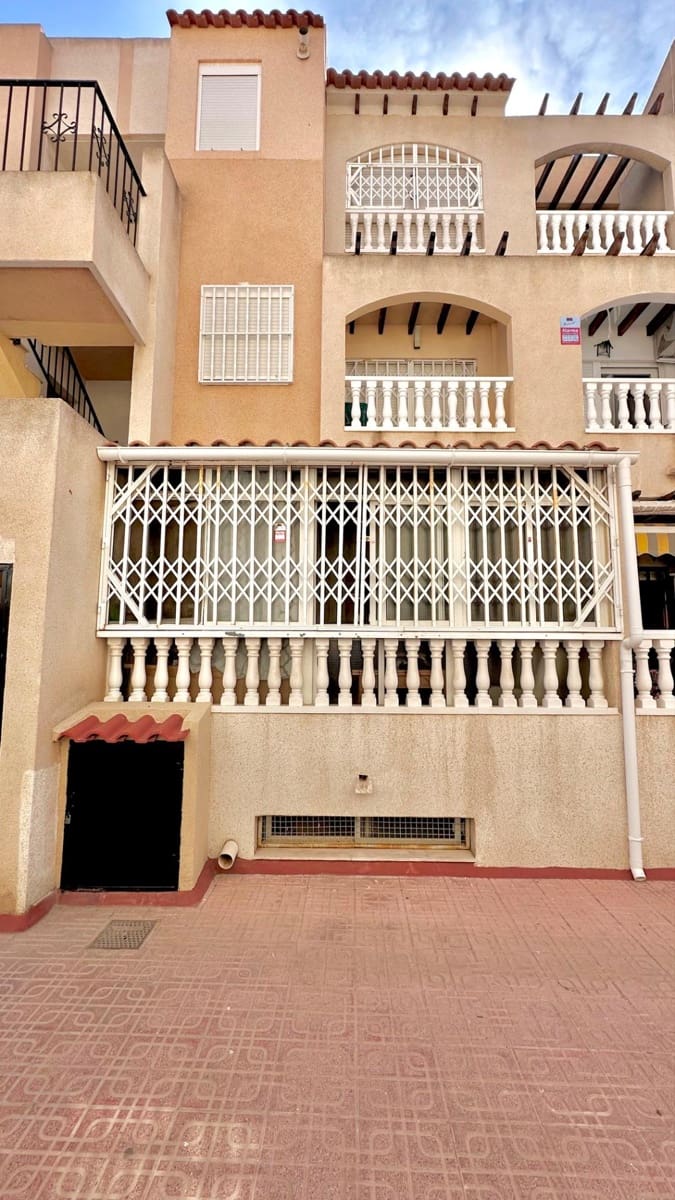 2 soveværelse Lejlighed til salg i Torrevieja med swimmingpool - € 135.000 (Ref: 9884850)