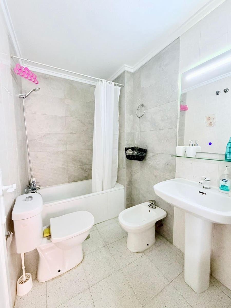 Apartamento de 1 habitación en Torrevieja en venta con piscina - 95.000 € (Ref: 9938249)