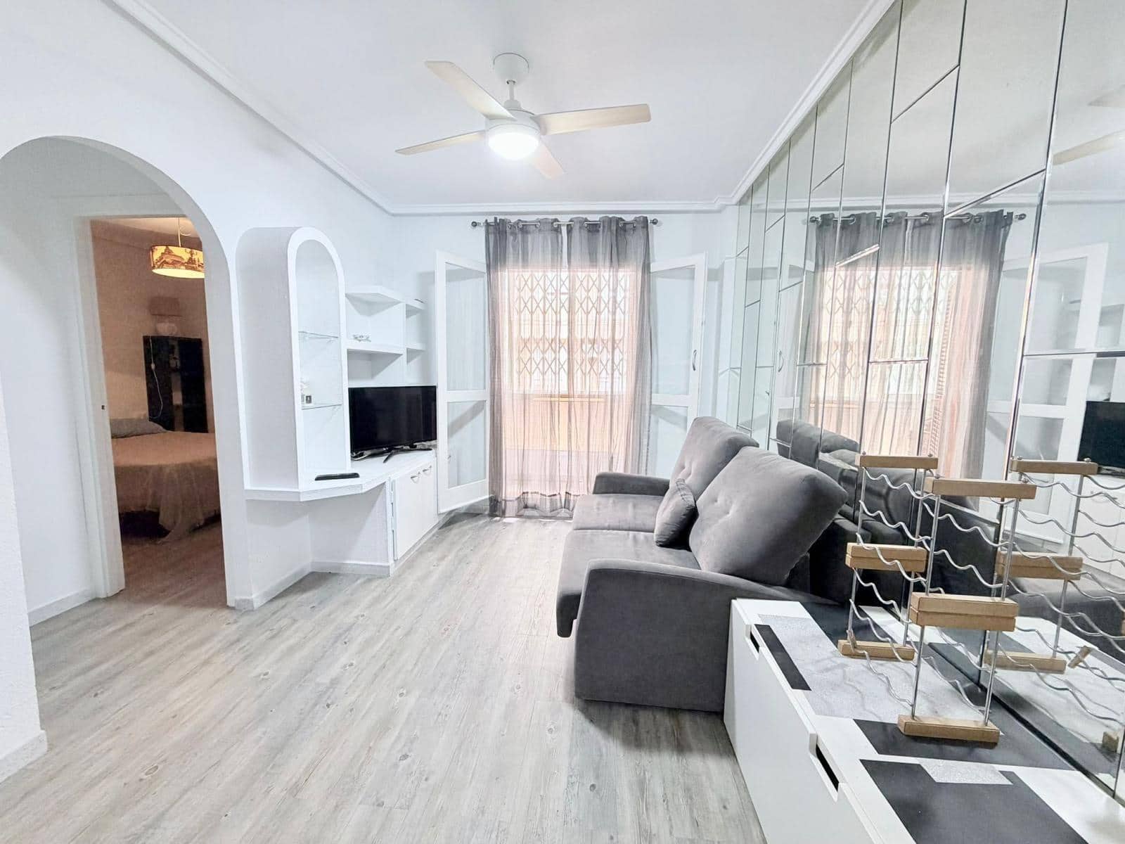 Apartamento de 1 habitación en Torrevieja en venta con piscina - 95.000 € (Ref: 9938249)