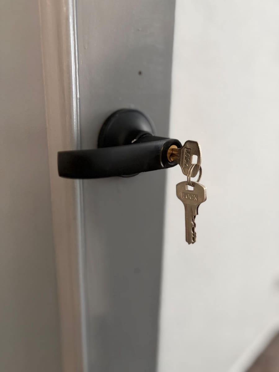 6 sovrum Lägenhet att hyra i Torrevieja - 340 € (Ref: 9990761)