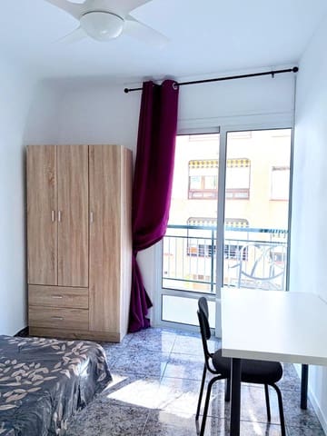 6 soverom Leilighet til leie i Playa del Cura, Torrevieja - € 340 (Ref: 9990761)