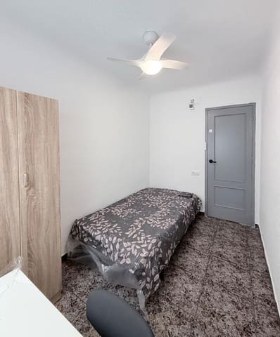 6 soverom Leilighet til leie i Playa del Cura, Torrevieja - € 340 (Ref: 9990761)