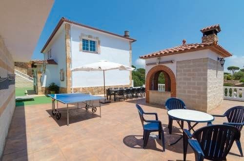 5 soveværelse Villa til salg i Lloret de Mar med swimmingpool - € 550.000 (Ref: 9715214)