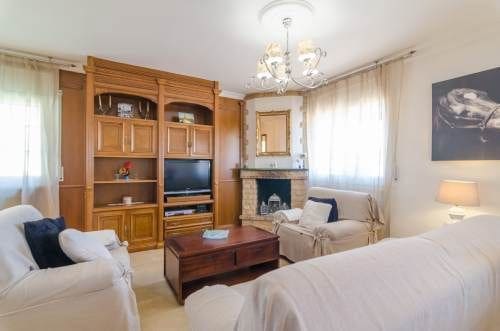 5 soveværelse Villa til salg i Lloret de Mar med swimmingpool - € 550.000 (Ref: 9715214)