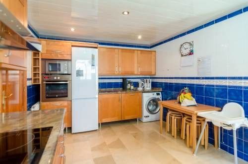 5 soveværelse Villa til salg i Lloret de Mar med swimmingpool - € 550.000 (Ref: 9715214)