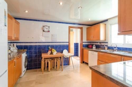 5 soveværelse Villa til salg i Lloret de Mar med swimmingpool - € 550.000 (Ref: 9715214)