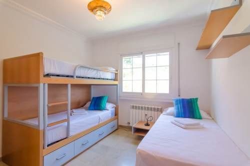 5 soveværelse Villa til salg i Lloret de Mar med swimmingpool - € 550.000 (Ref: 9715214)