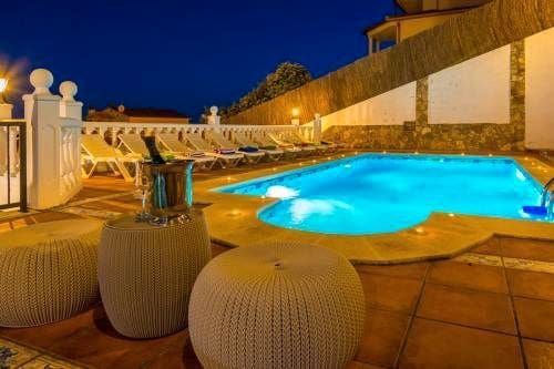 5 soveværelse Villa til salg i Lloret de Mar med swimmingpool - € 550.000 (Ref: 9715214)