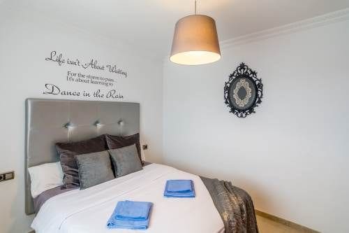 5 soveværelse Villa til salg i Lloret de Mar med swimmingpool - € 550.000 (Ref: 9715214)