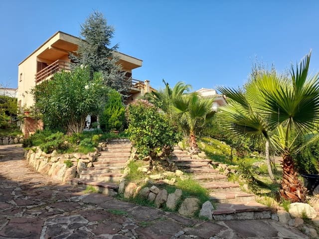 4 soveværelse Villa til salg i Fenals, Lloret de Mar med garage - € 559.000 (Ref: 9715215)