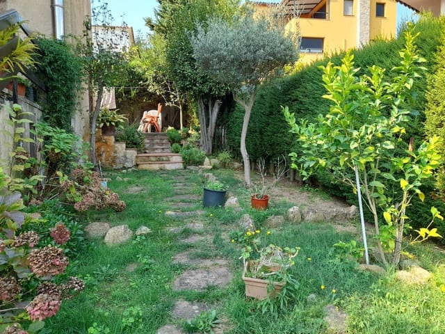 4 soveværelse Villa til salg i Fenals, Lloret de Mar med garage - € 559.000 (Ref: 9715215)