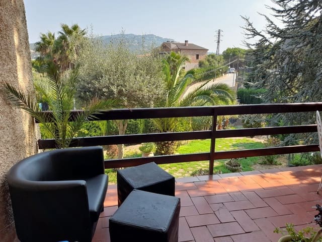 4 soveværelse Villa til salg i Fenals, Lloret de Mar med garage - € 559.000 (Ref: 9715215)