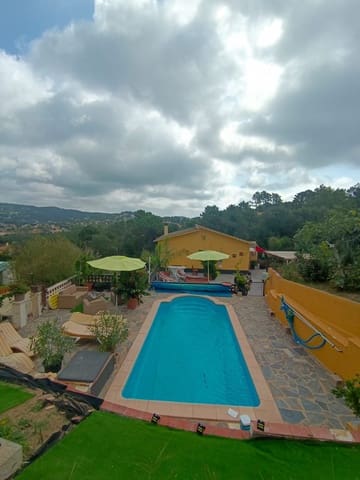 3 soveværelse Villa til salg i Urbanitzacions del Nord, Lloret de Mar med swimmingpool garage - € 270.000 (Ref: 9715217)