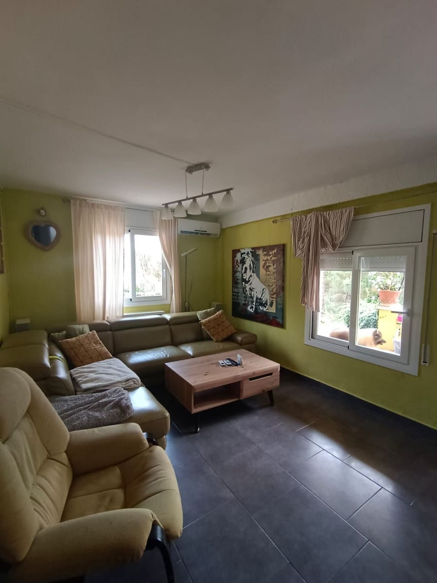 3 bedroom Villa for sale in Lloret de Mar with pool garage - € 270,000 (Ref: 9715217)