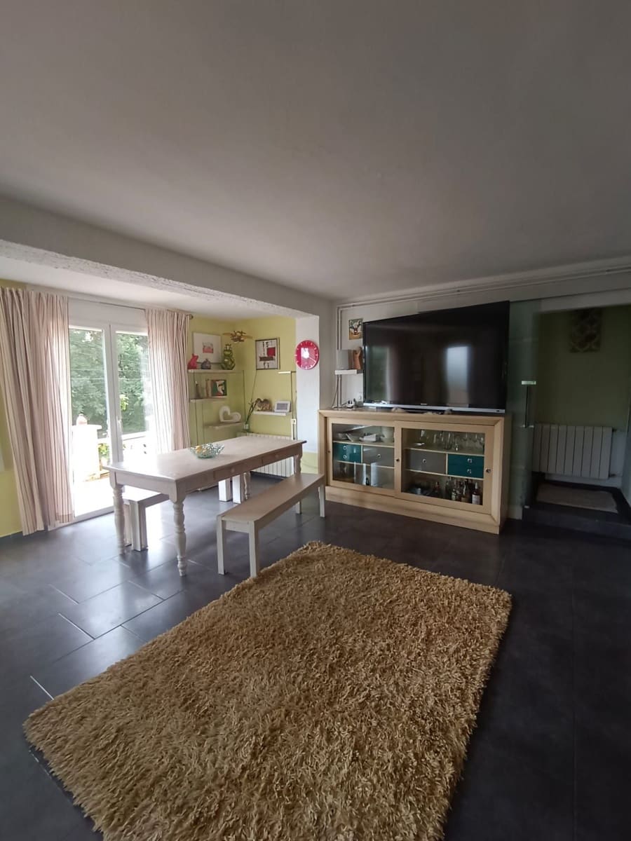 3 bedroom Villa for sale in Lloret de Mar with pool garage - € 270,000 (Ref: 9715217)