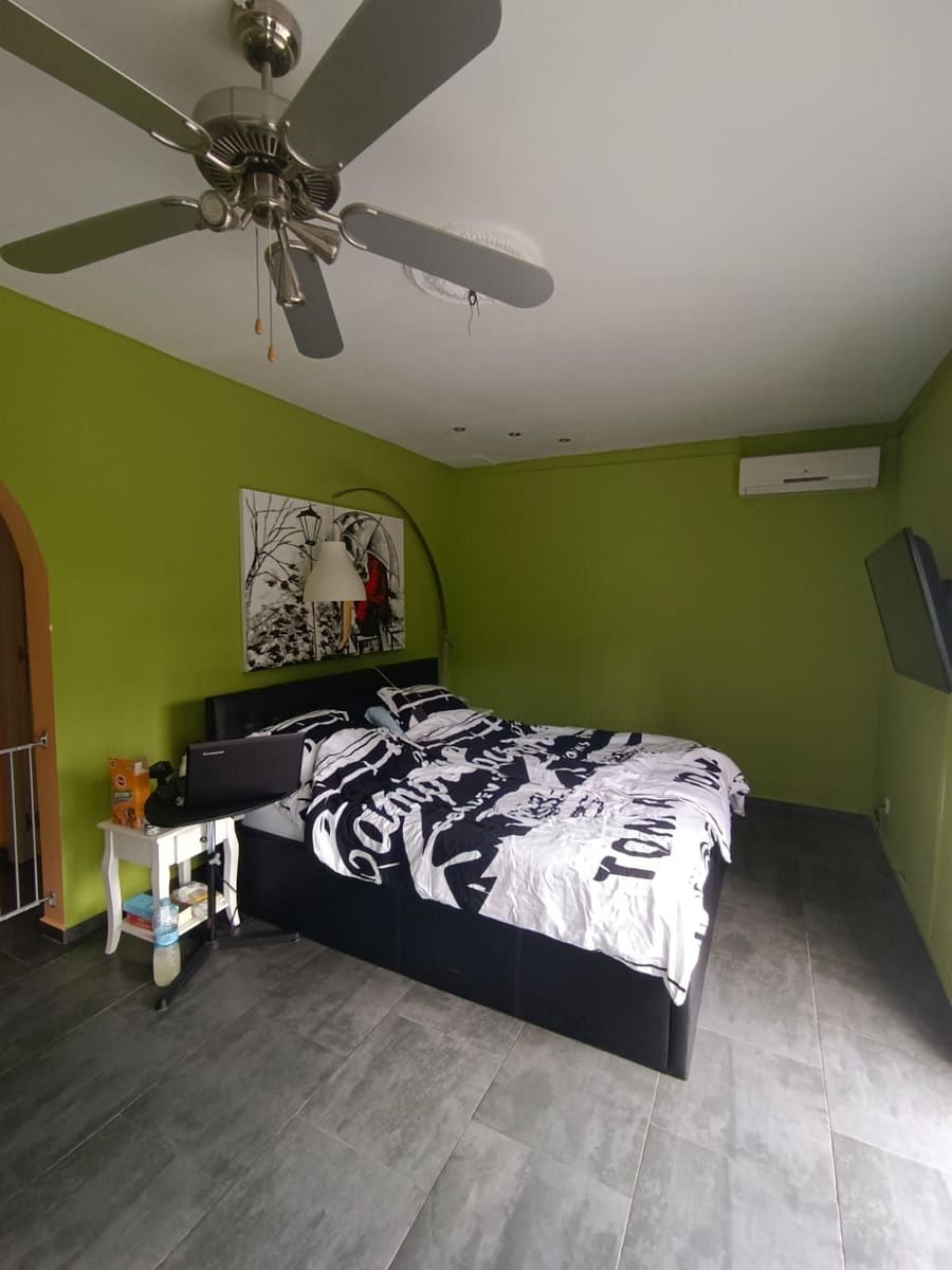 3 bedroom Villa for sale in Lloret de Mar with pool garage - € 270,000 (Ref: 9715217)