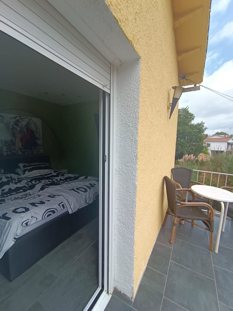 3 bedroom Villa for sale in Lloret de Mar with pool garage - € 270,000 (Ref: 9715217)