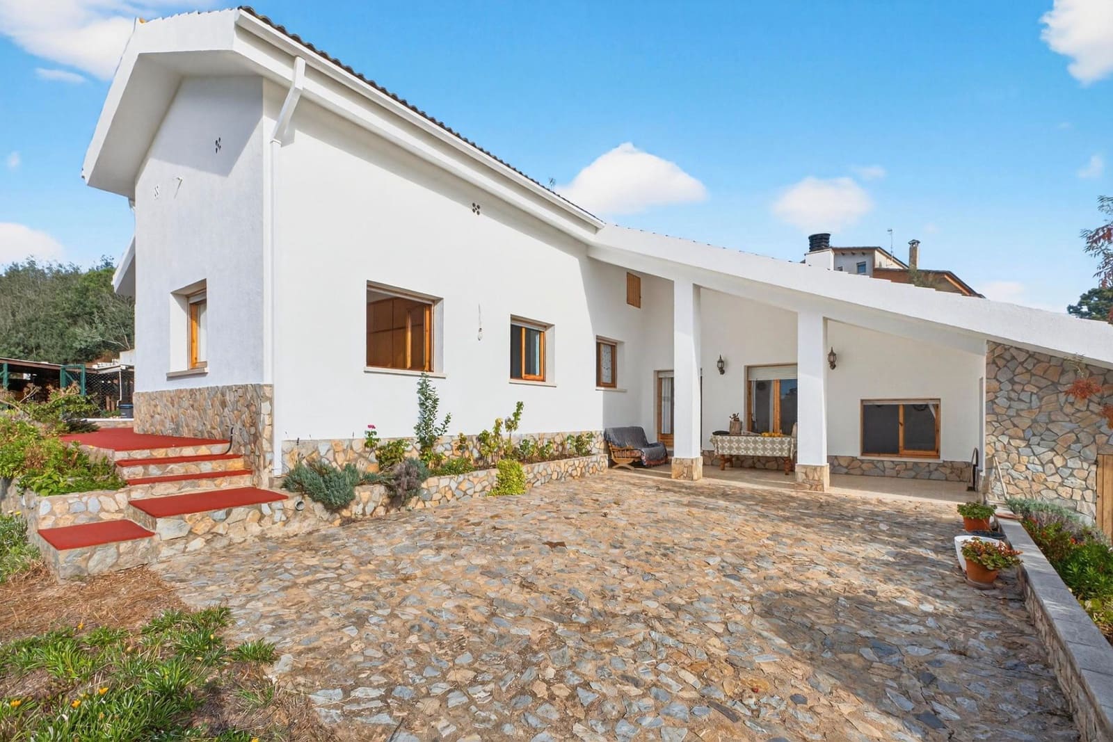 4 soverom Villa til salgs i Vidreres med garasje - € 325 000 (Ref: 9715235)