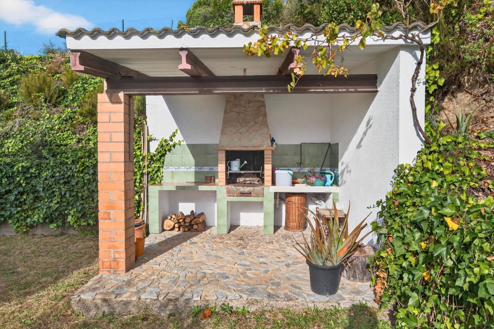 4 soverom Villa til salgs i Vidreres med garasje - € 325 000 (Ref: 9715235)