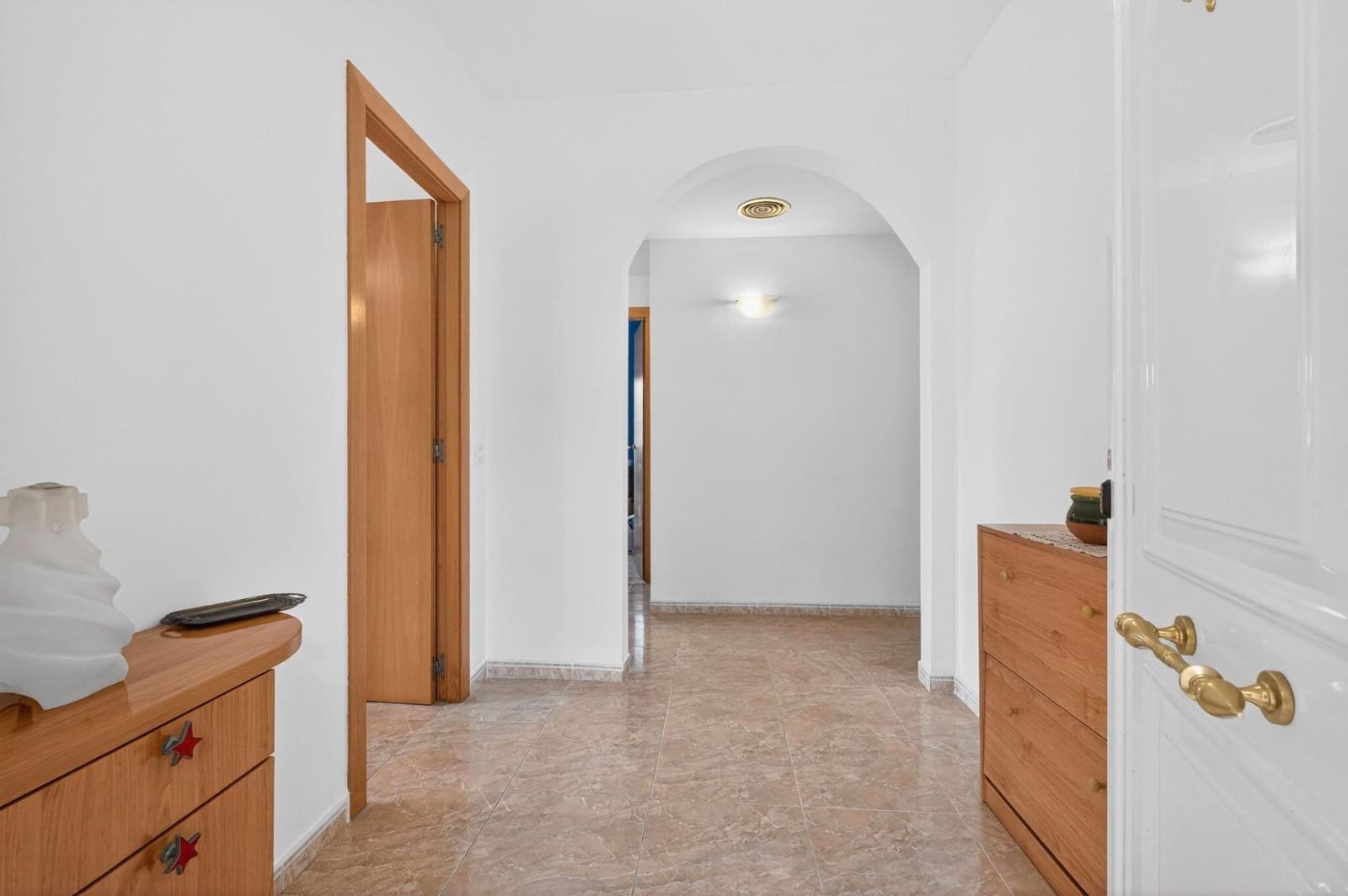 4 bedroom Villa for sale in Lloret de Mar with garage - € 269,000 (Ref: 9715237)