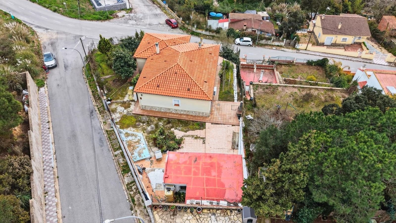 4 bedroom Villa for sale in Lloret de Mar with garage - € 269,000 (Ref: 9715237)