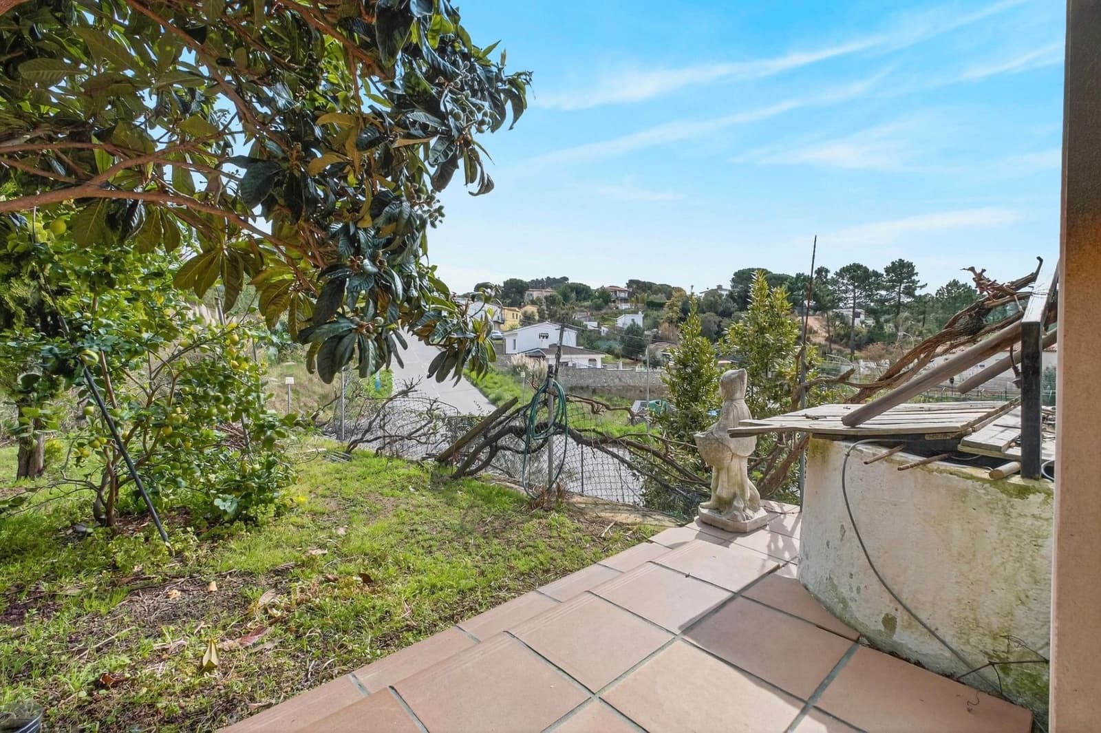 4 bedroom Villa for sale in Lloret de Mar with garage - € 269,000 (Ref: 9715237)