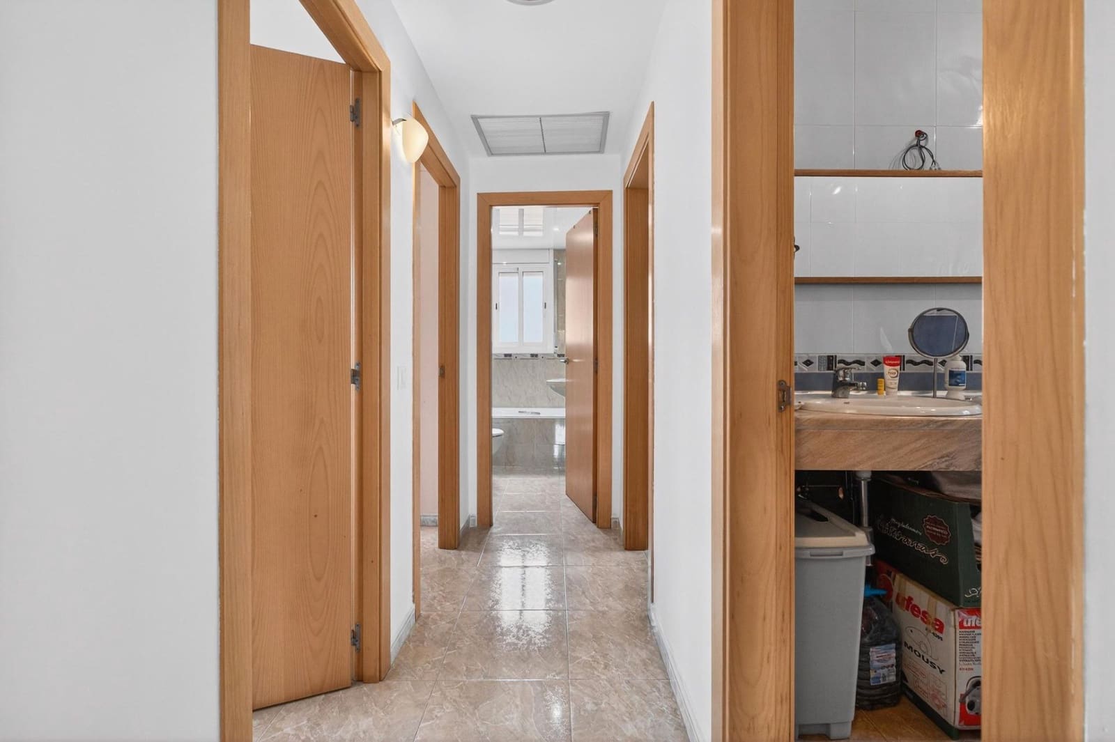 4 bedroom Villa for sale in Lloret de Mar with garage - € 269,000 (Ref: 9715237)