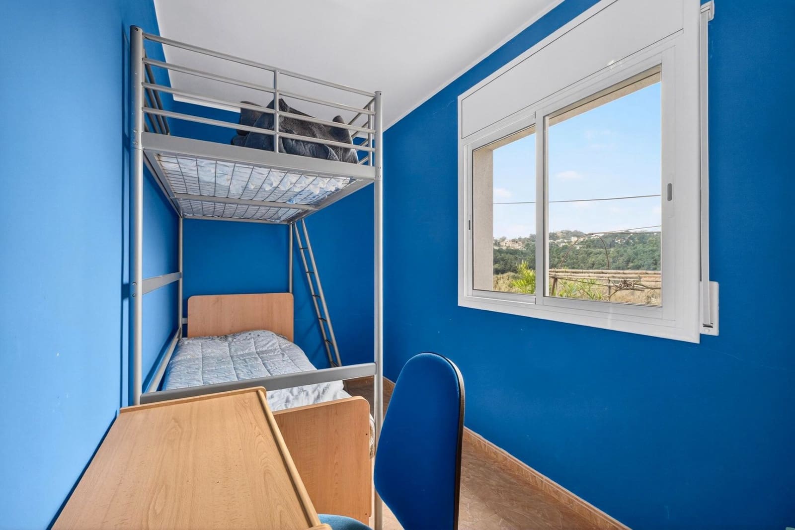 4 bedroom Villa for sale in Lloret de Mar with garage - € 269,000 (Ref: 9715237)