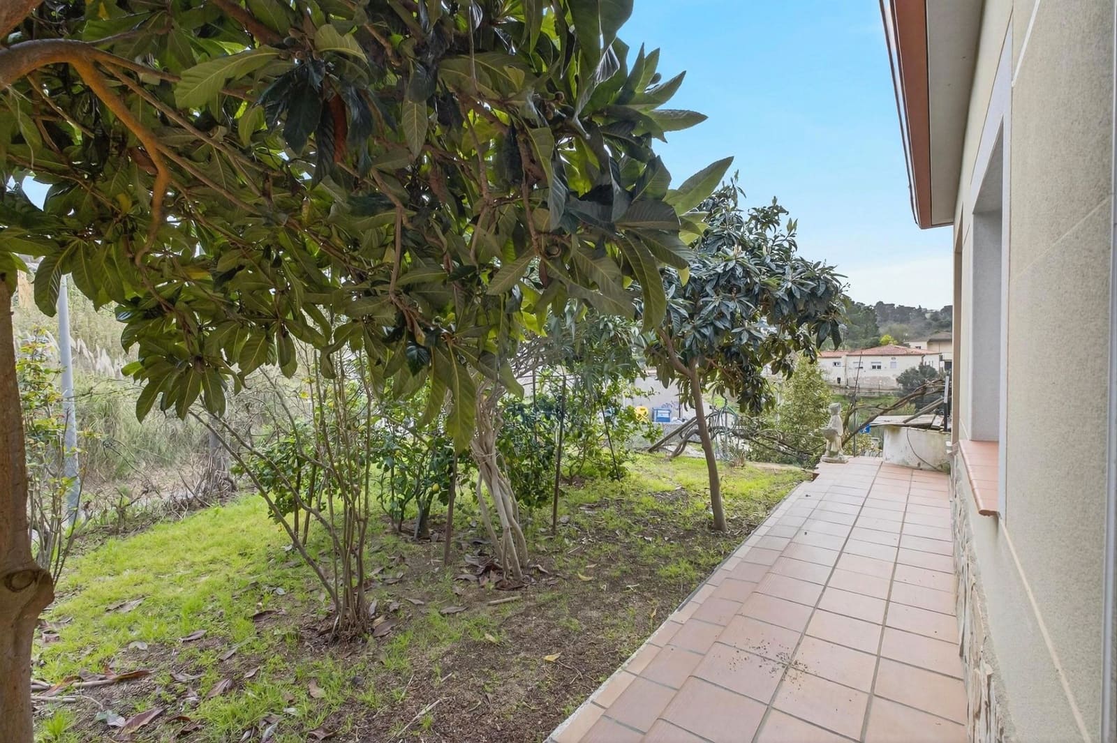 4 bedroom Villa for sale in Lloret de Mar with garage - € 269,000 (Ref: 9715237)