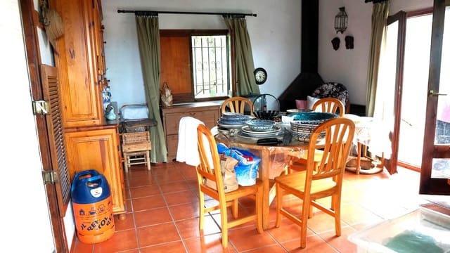 2 bedroom Finca/Country House for sale in Urbanitzacions del Nord, Lloret de Mar with garage - € 210,000 (Ref: 9715239)