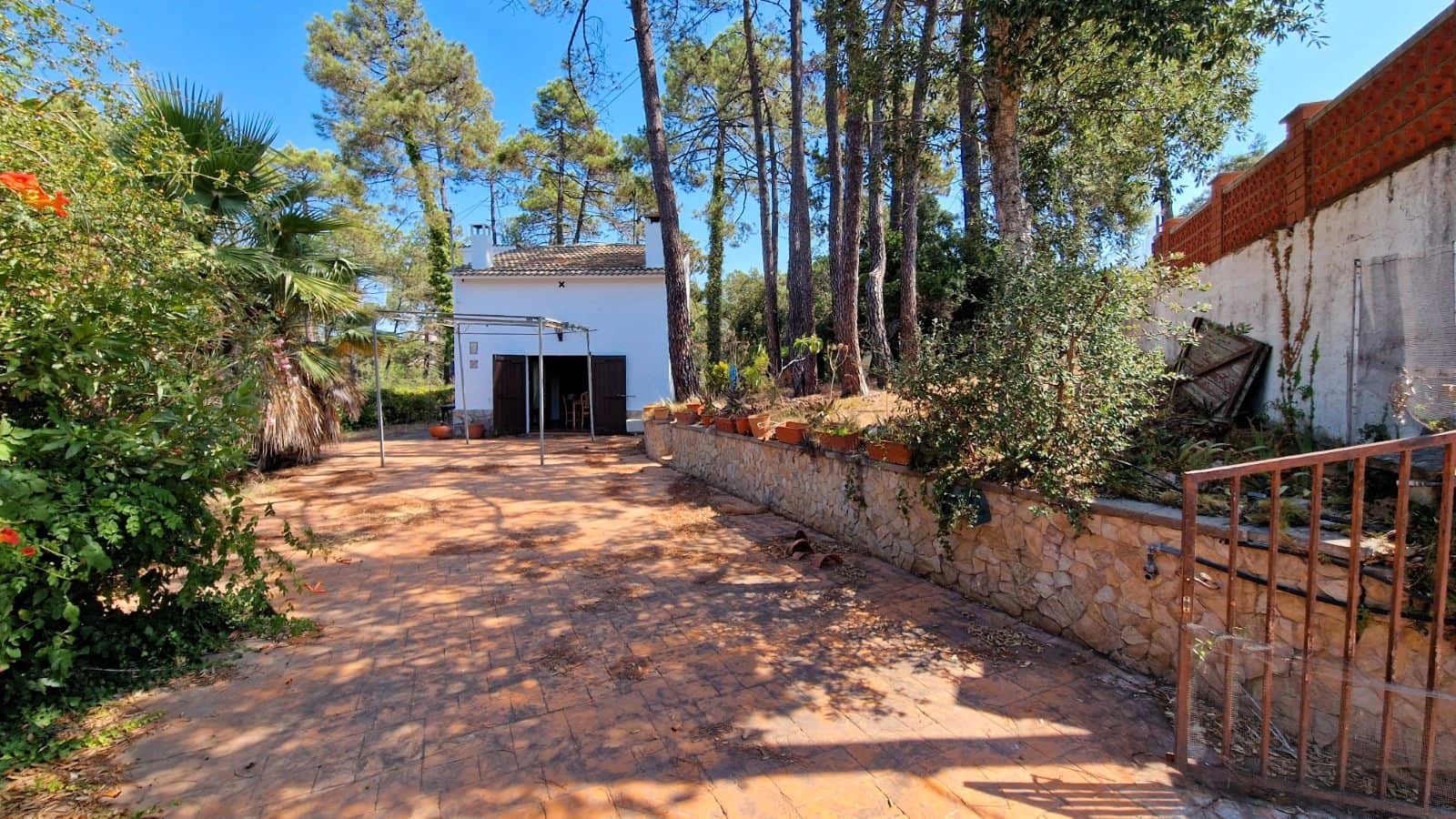 2 bedroom Finca/Country House for sale in Lloret de Mar with garage - € 210,000 (Ref: 9715239)