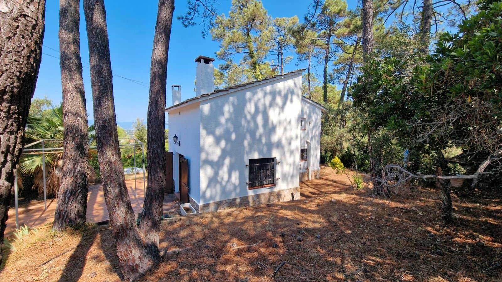 2 bedroom Finca/Country House for sale in Lloret de Mar with garage - € 210,000 (Ref: 9715239)