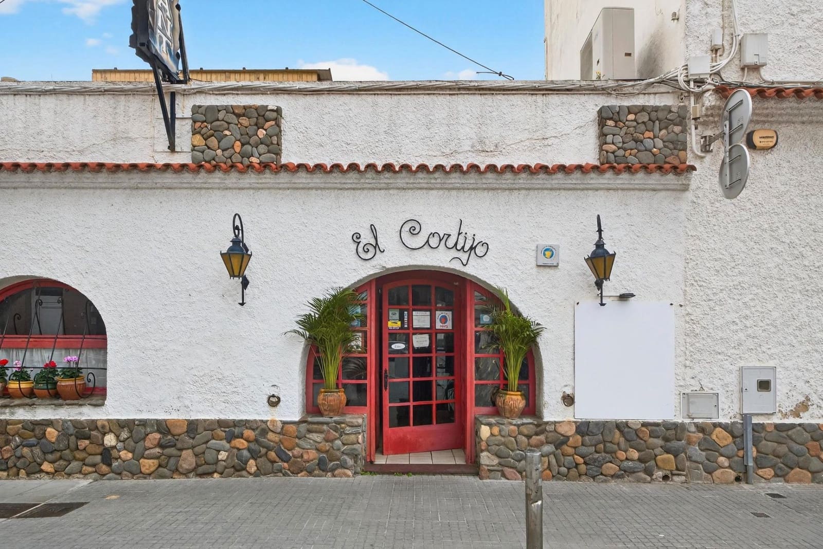 Restaurant/Bar for sale in Malgrat de Mar - € 1,080,000 (Ref: 9715240)