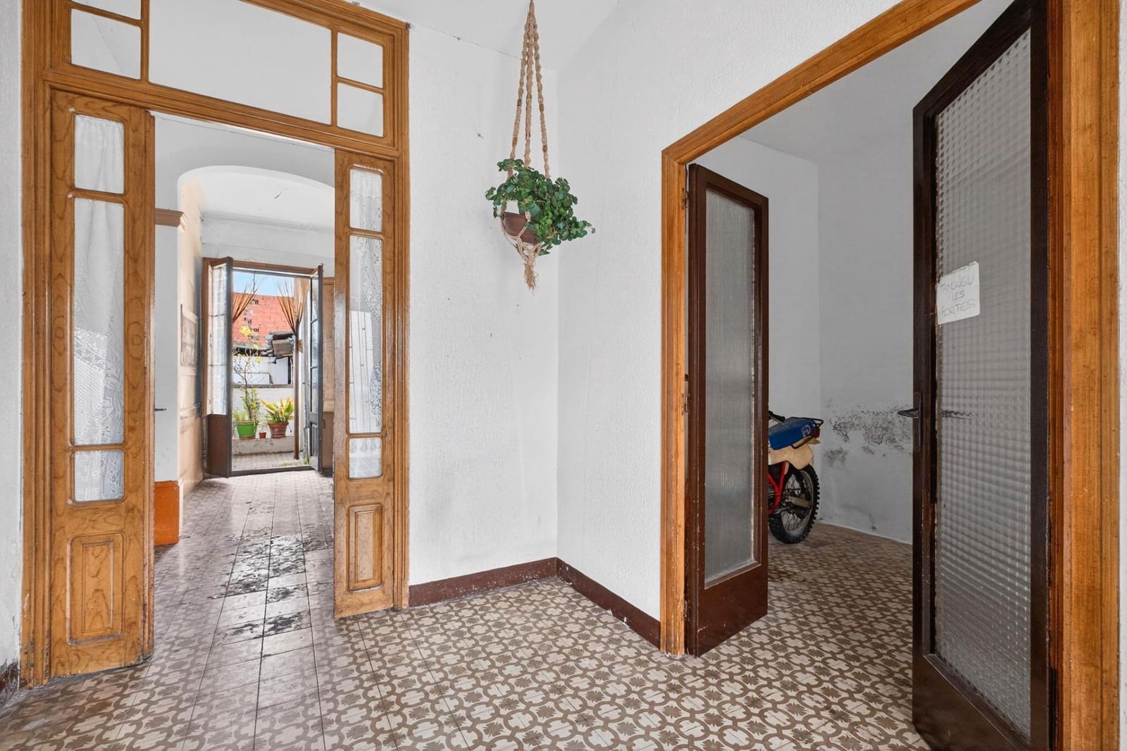 Restaurant/Bar for sale in Malgrat de Mar - € 1,080,000 (Ref: 9715240)