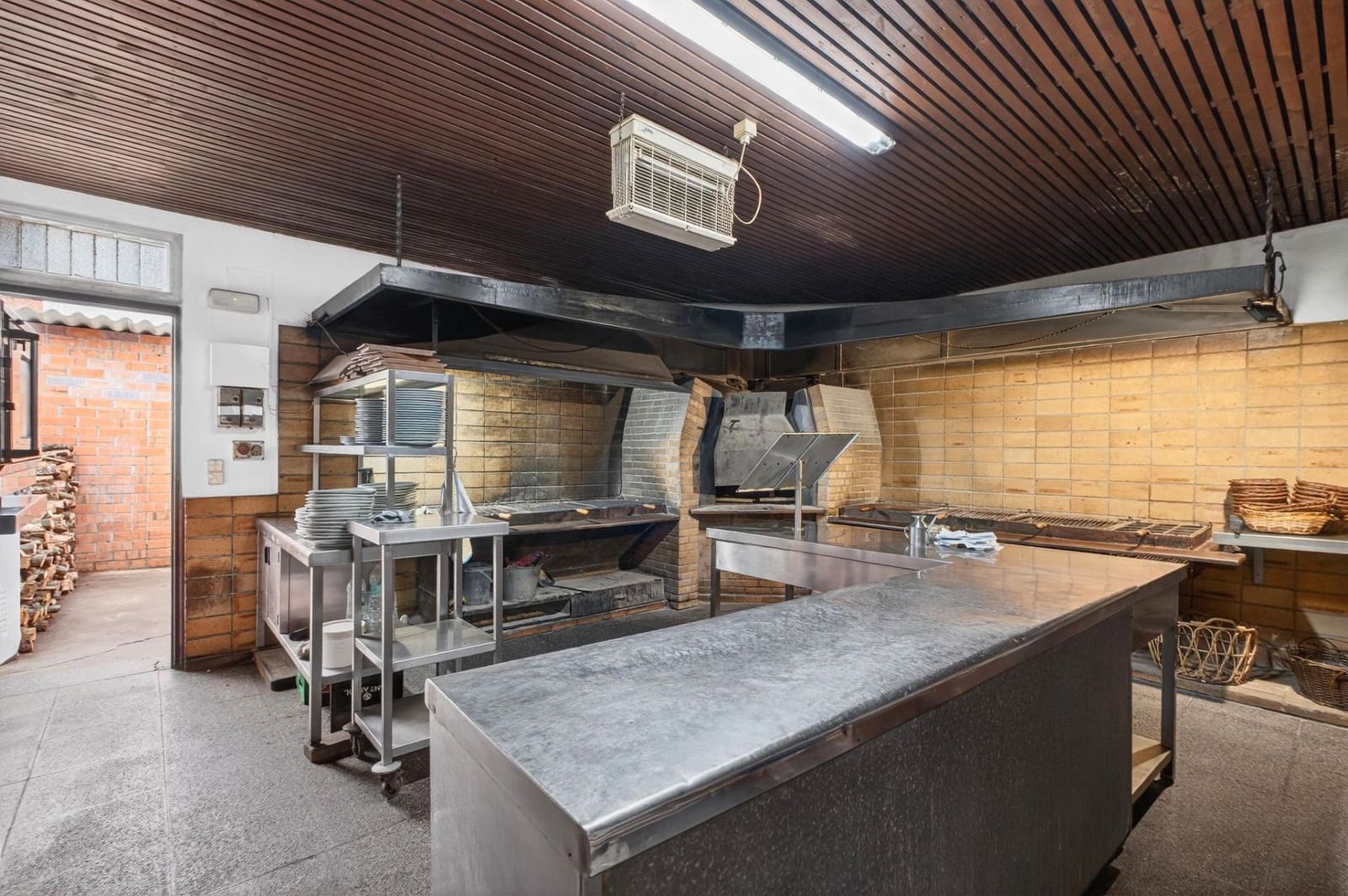 Restaurant/Bar for sale in Malgrat de Mar - € 1,080,000 (Ref: 9715240)