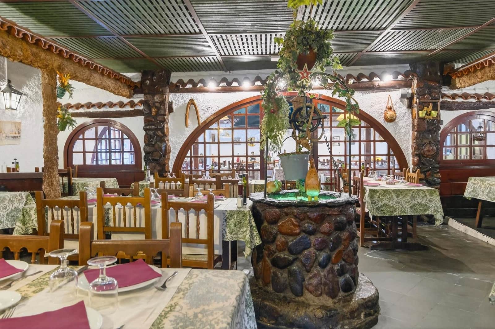 Restaurant/Bar for sale in Malgrat de Mar - € 1,080,000 (Ref: 9715240)