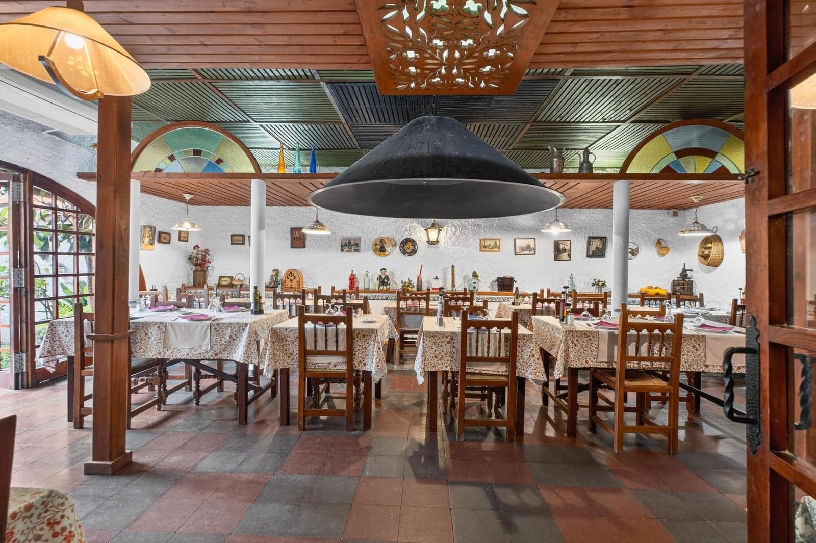 Restaurant/Bar for sale in Malgrat de Mar - € 1,080,000 (Ref: 9715240)