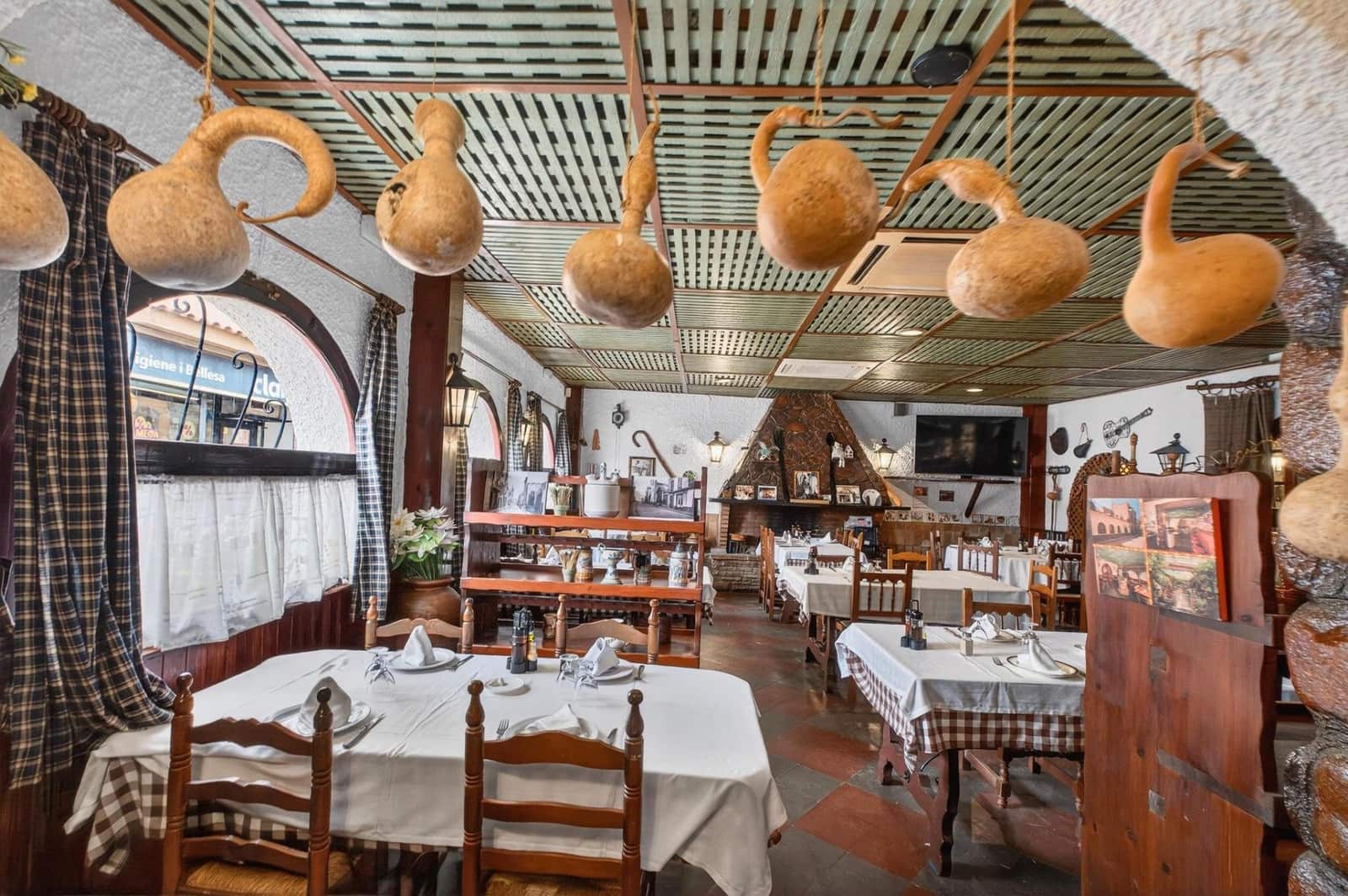 Restaurant/Bar for sale in Malgrat de Mar - € 1,080,000 (Ref: 9715240)