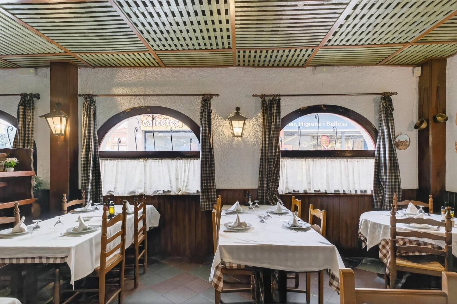 Restaurant/Bar for sale in Malgrat de Mar - € 1,080,000 (Ref: 9715240)