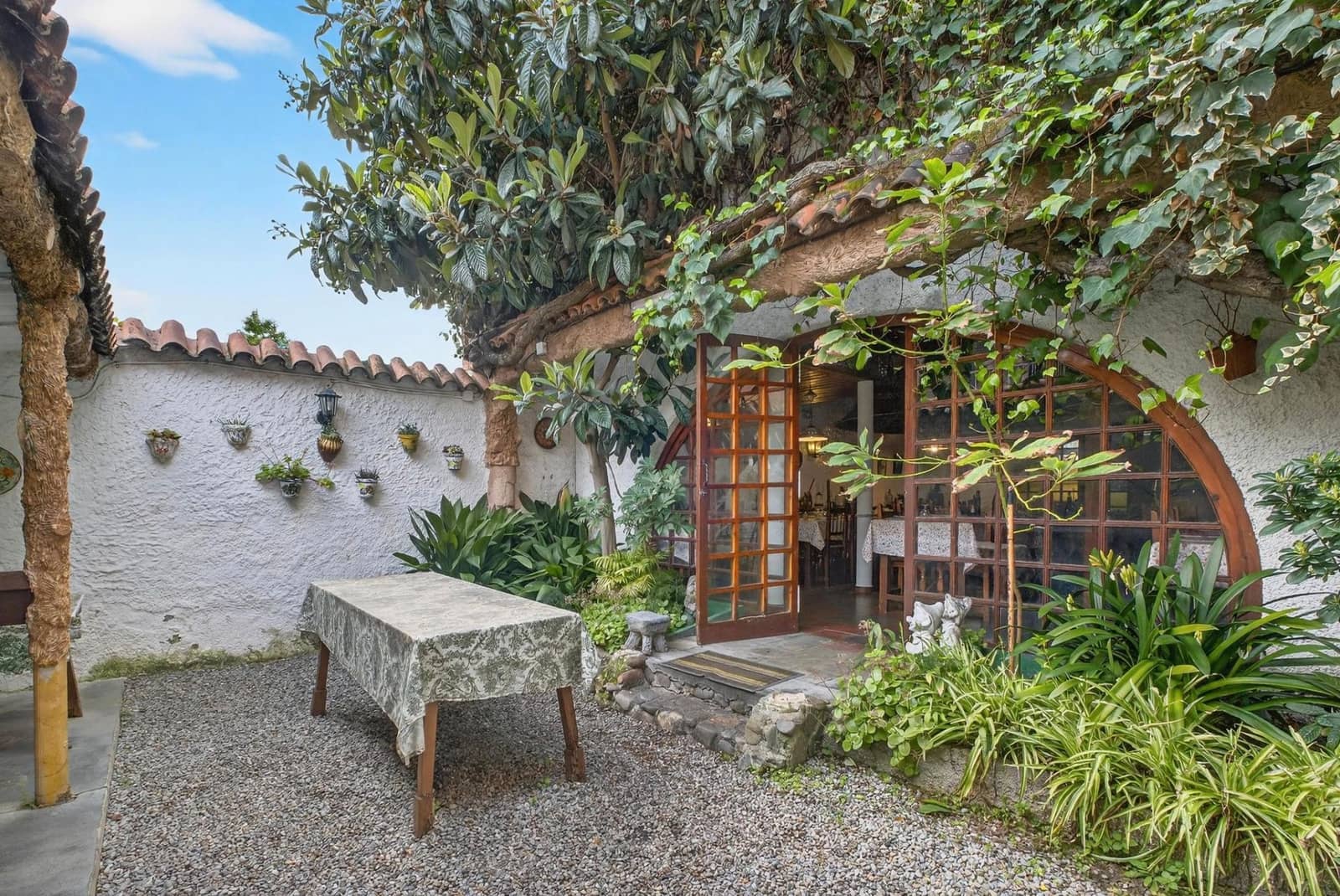 Restaurant/Bar for sale in Malgrat de Mar - € 1,080,000 (Ref: 9715240)