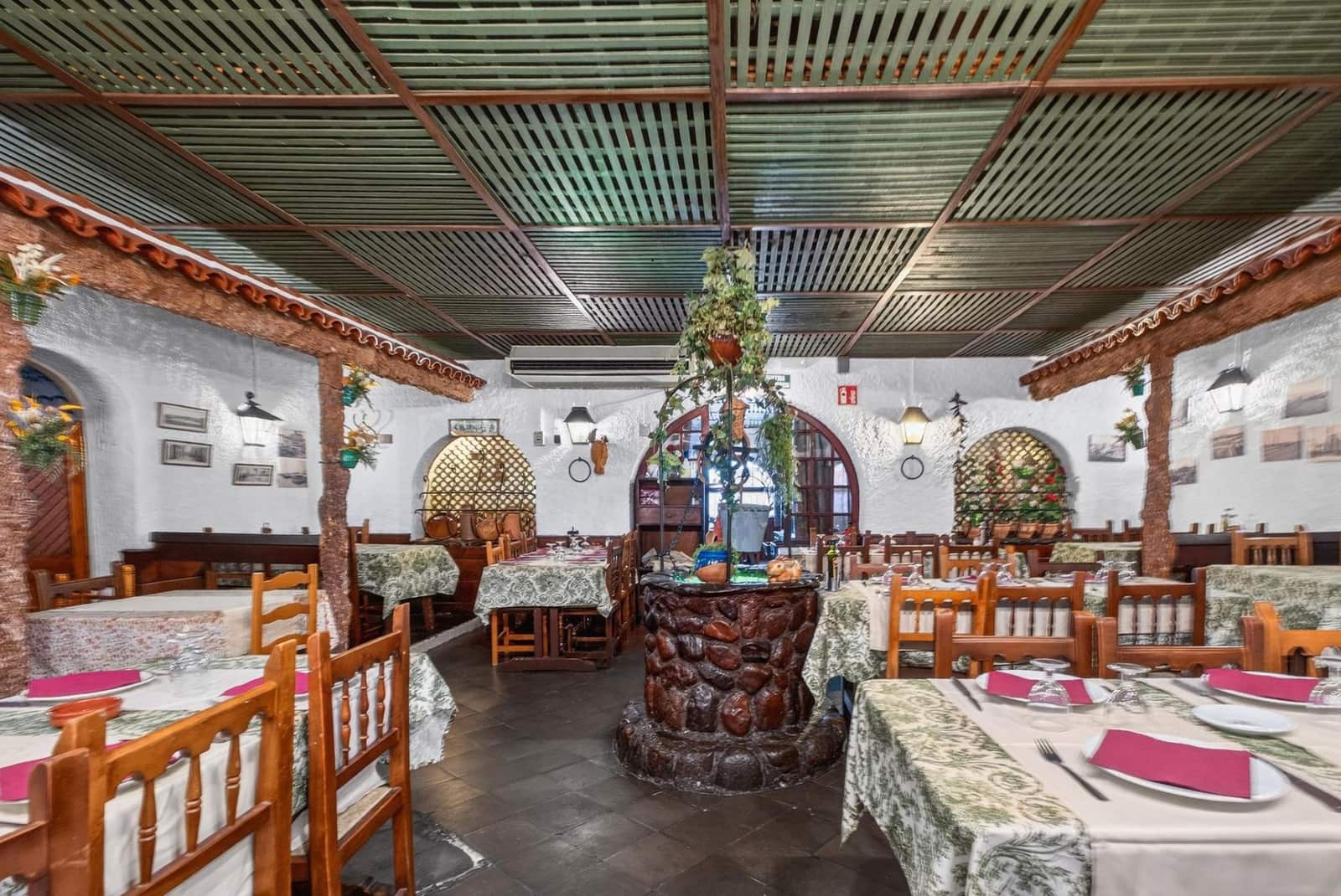 Restaurant/Bar for sale in Malgrat de Mar - € 1,080,000 (Ref: 9715240)