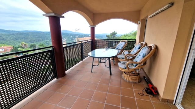 4 soverom Villa til salgs i Aiguaviva Parc, Vidreres med svømmebasseng - € 315 000 (Ref: 9715241)