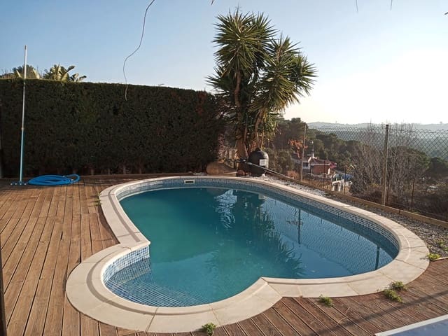3 chambre Villa/Maison à vendre à Urbanitzacions del Nord, Lloret de Mar avec piscine garage - 380 000 € (Ref: 9715246)