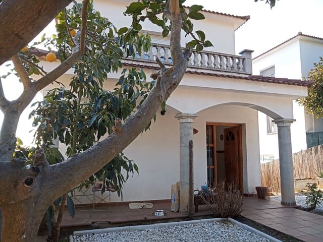 3 chambre Villa/Maison à vendre à Urbanitzacions del Nord, Lloret de Mar avec piscine garage - 380 000 € (Ref: 9715246)