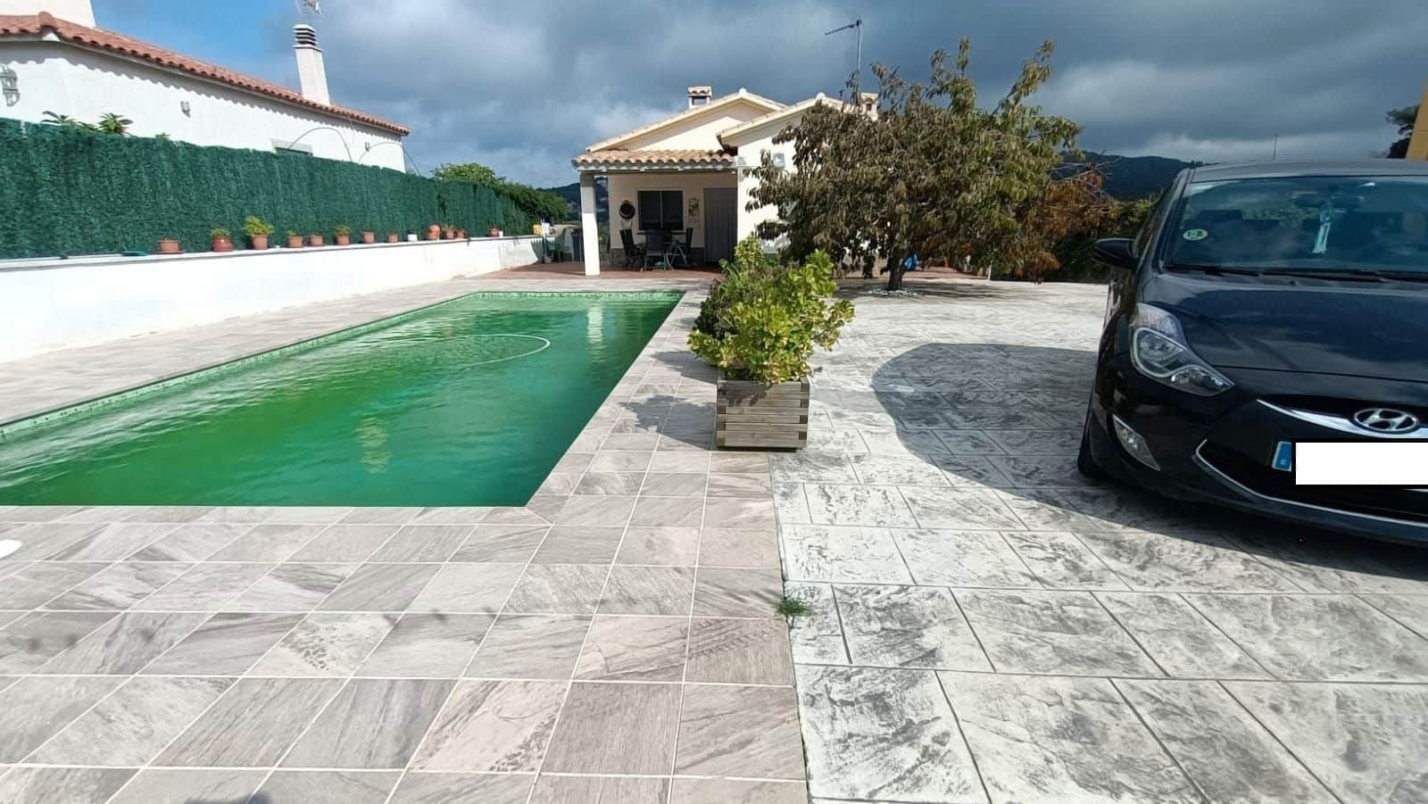 3 bedroom Villa for sale in Lloret de Mar with pool - € 285,000 (Ref: 9715249)