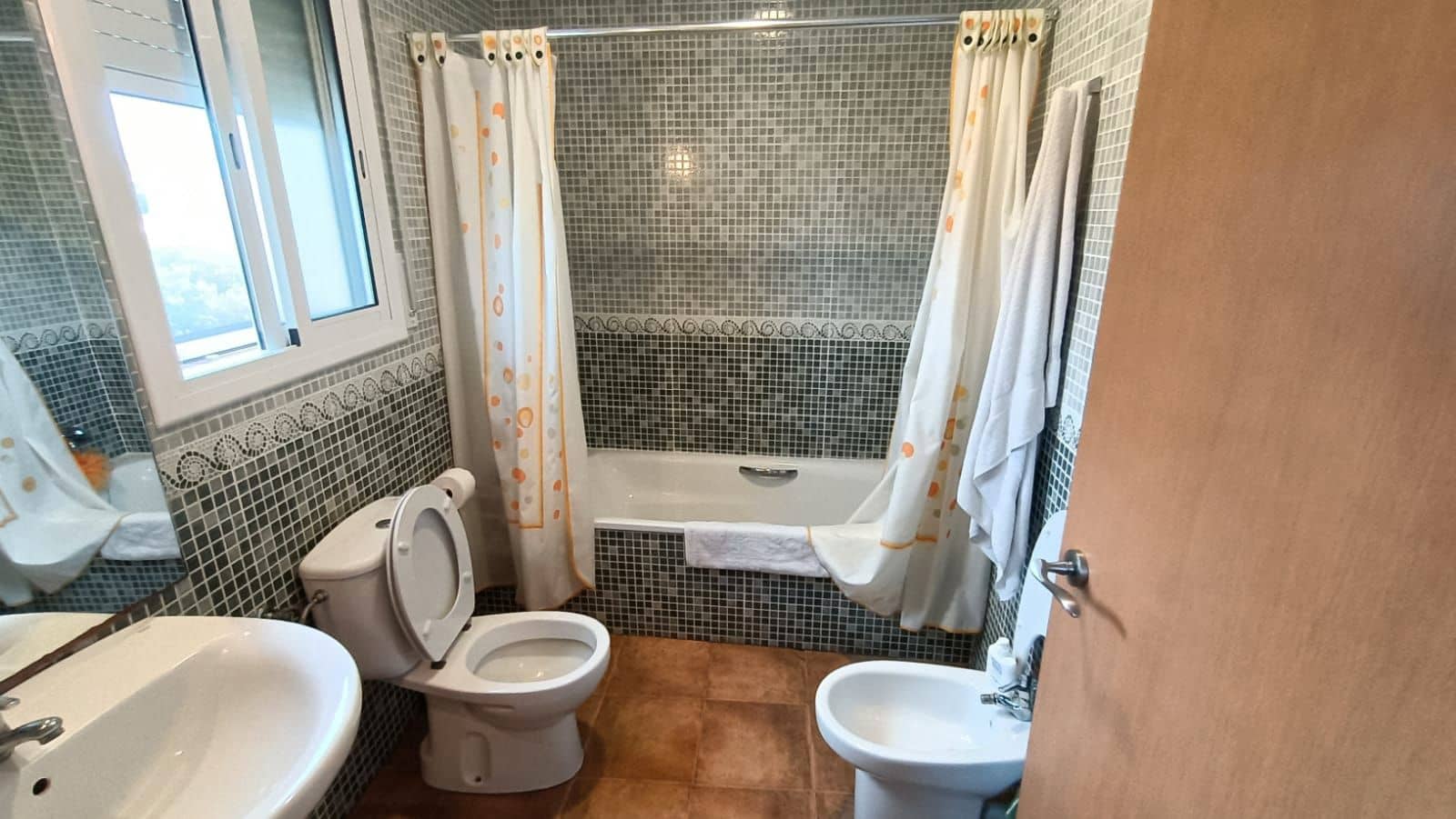 3 bedroom Villa for sale in Lloret de Mar with pool - € 285,000 (Ref: 9715249)